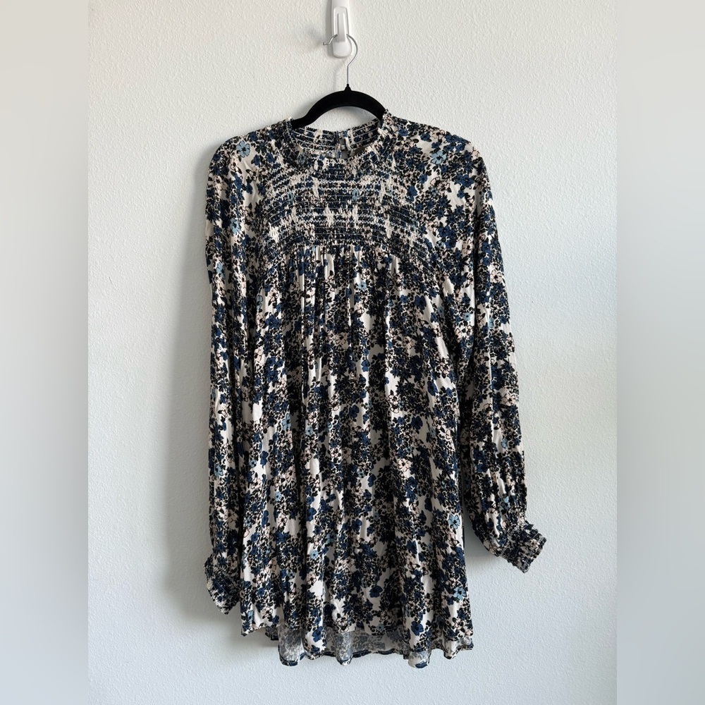 FREE PEOPLE
Flowers In Her Hair Smock
Detail Tunic Top - Picture 2 of 6